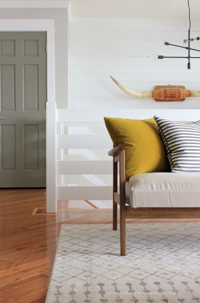 living-room-rug-detail-by-wood-sofa
